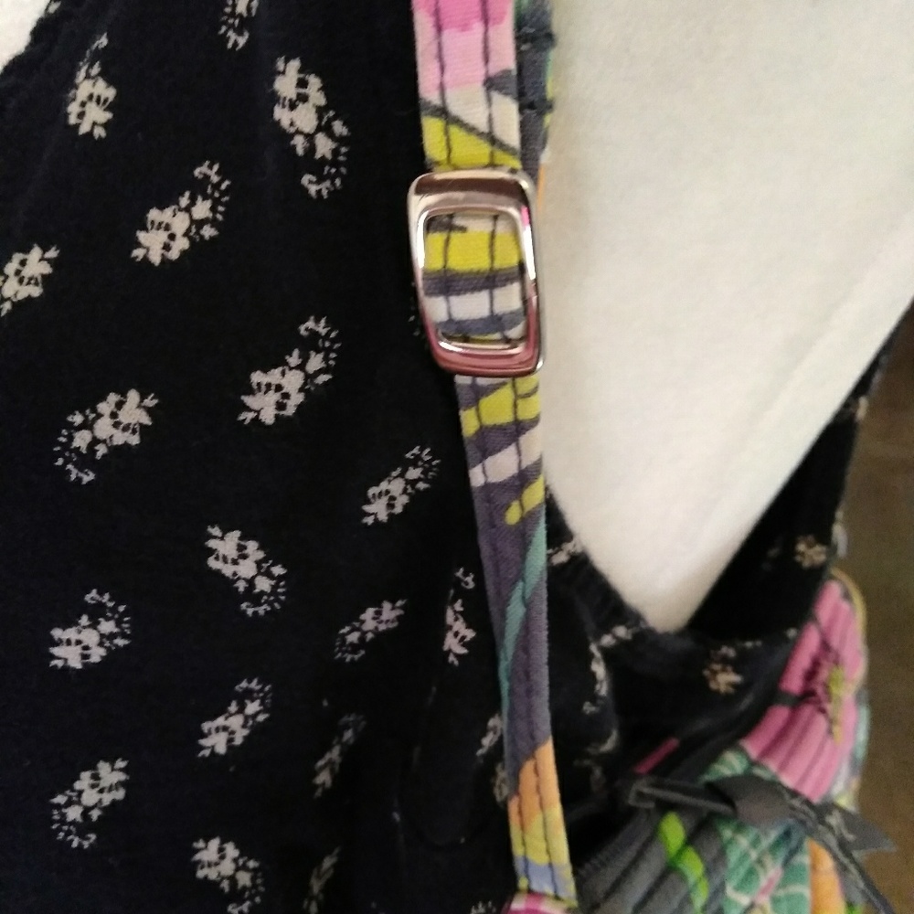 VERA BRADLEY Mini crossbody; floral - Picture 5 of 6